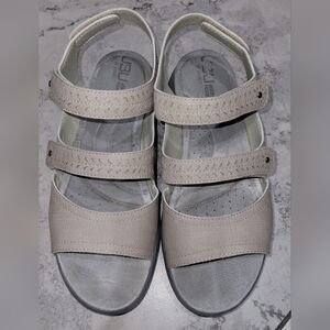 JBU By Jambu Mabel Vegan Comfort Sandals Taupe Denim Textured Sz 7.5